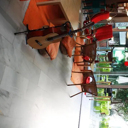 The Garden Backpacker Hotel Seville